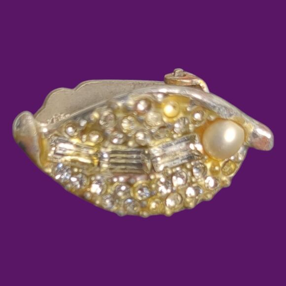 Vintage Rhinestone Leaf Flower Petal Silver Tone Faux Pearl Clip On Earrings - Picture 3 of 6